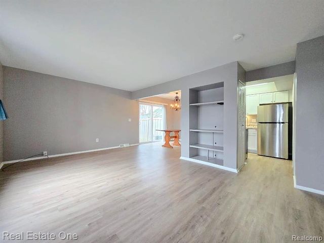 24128 Quad Park Lane, Clinton Township, MI 48035