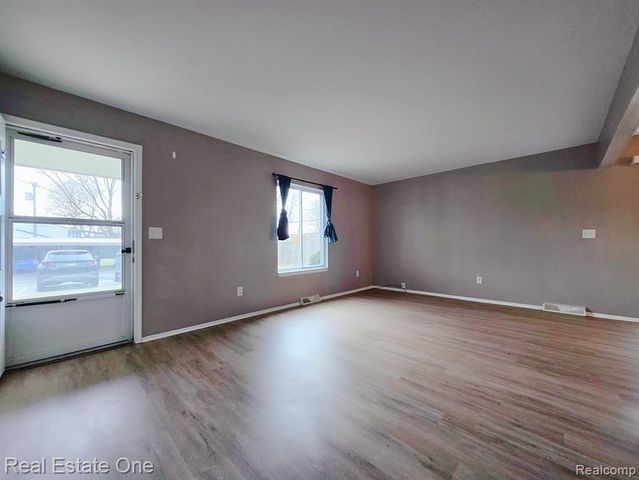 24128 Quad Park Lane, Clinton Township, MI 48035