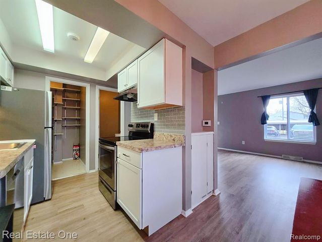 24128 Quad Park Lane, Clinton Township, MI 48035