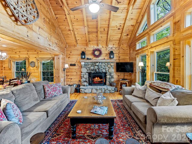 250 Fairway Drive, Lake Toxaway, NC 28747