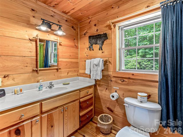 250 Fairway Drive, Lake Toxaway, NC 28747