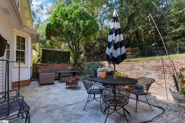 15 Crosswinds Way, Greer, SC 29650