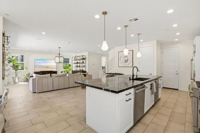 8201 Rose Quartz, San Diego, CA 92126