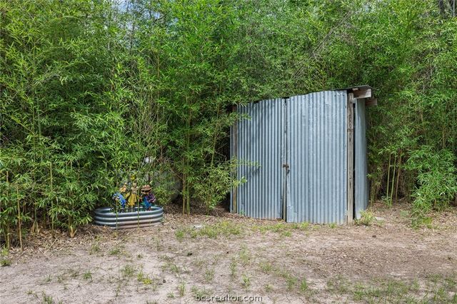 5092 Old Wagon Lane, Richards, TX 77873