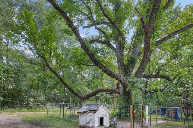 5092 Old Wagon Lane, Richards, TX 77873