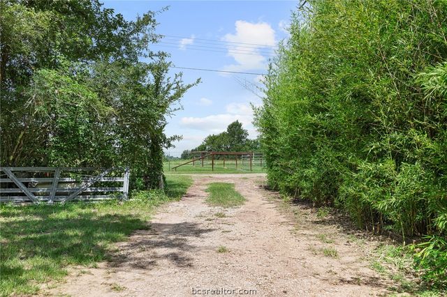 5092 Old Wagon Lane, Richards, TX 77873