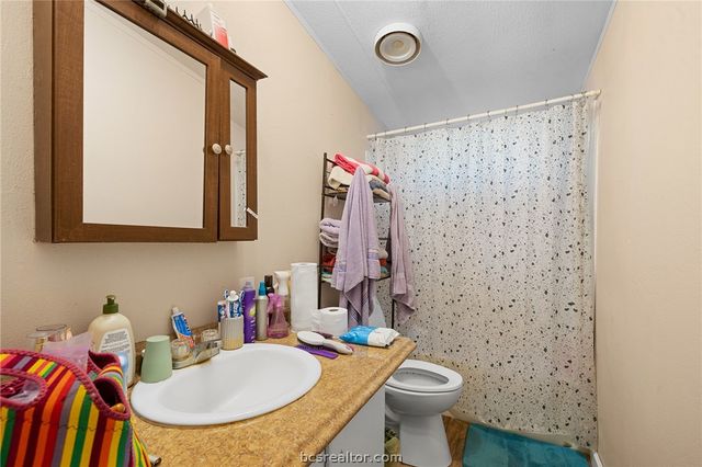 5092 Old Wagon Lane, Richards, TX 77873