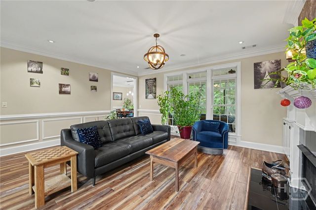 24 Oakcrest Drive E, Savannah, GA 31405