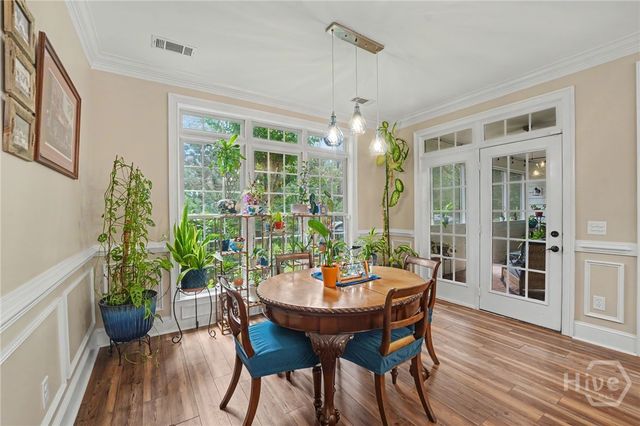 24 Oakcrest Drive E, Savannah, GA 31405