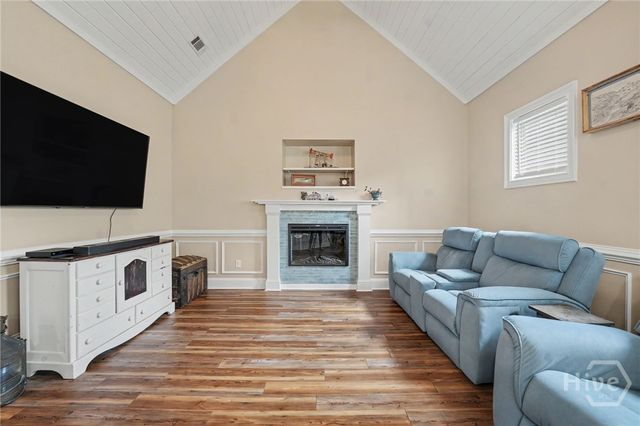 24 Oakcrest Drive E, Savannah, GA 31405