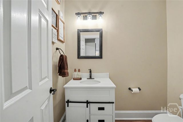 24 Oakcrest Drive E, Savannah, GA 31405