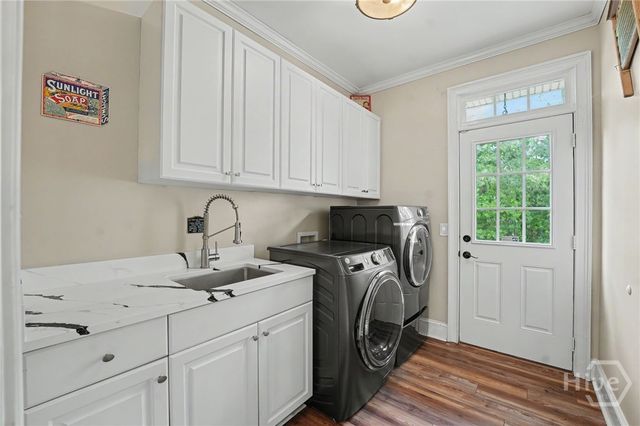 24 Oakcrest Drive E, Savannah, GA 31405