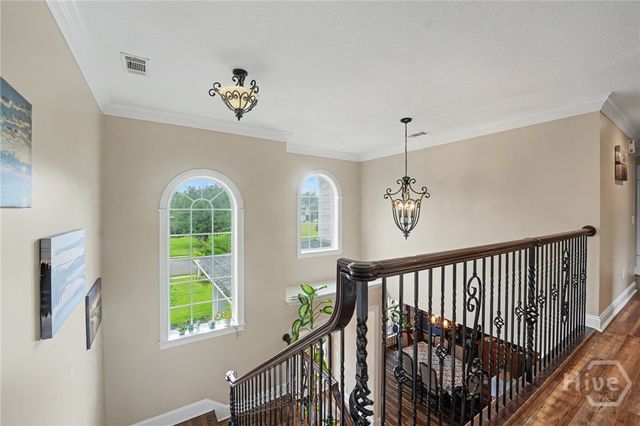 24 Oakcrest Drive E, Savannah, GA 31405