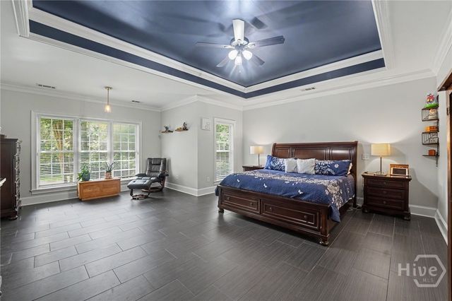 24 Oakcrest Drive E, Savannah, GA 31405