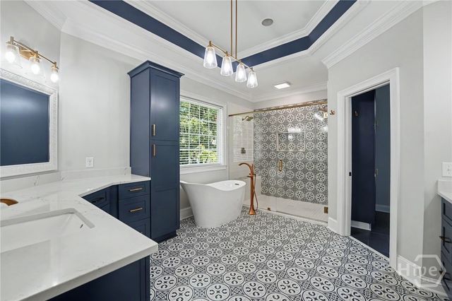 24 Oakcrest Drive E, Savannah, GA 31405