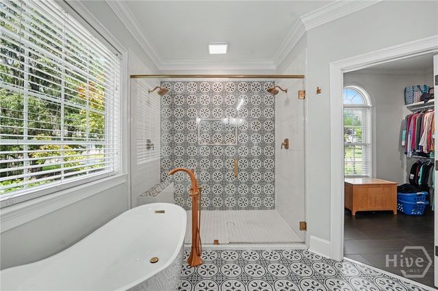 24 Oakcrest Drive E, Savannah, GA 31405