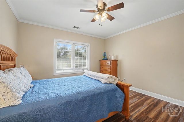24 Oakcrest Drive E, Savannah, GA 31405