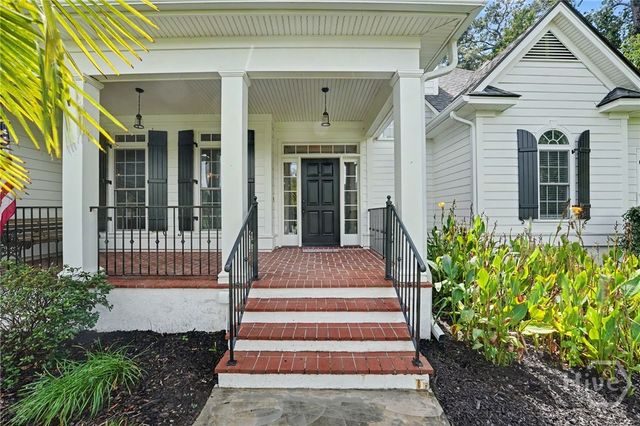 24 Oakcrest Drive E, Savannah, GA 31405