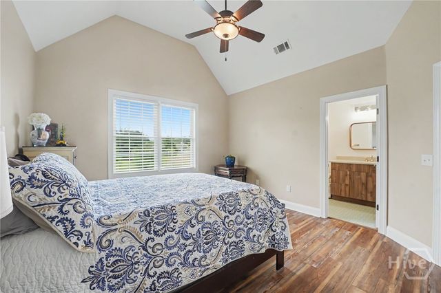 24 Oakcrest Drive E, Savannah, GA 31405