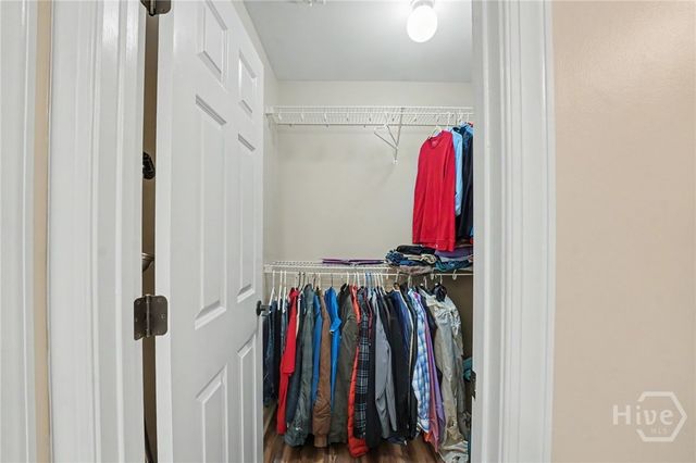 24 Oakcrest Drive E, Savannah, GA 31405