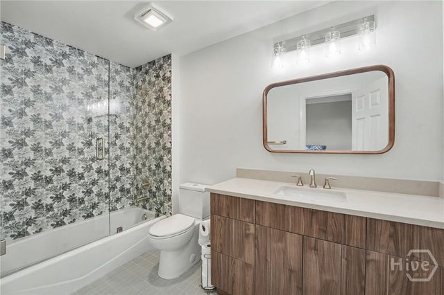 24 Oakcrest Drive E, Savannah, GA 31405