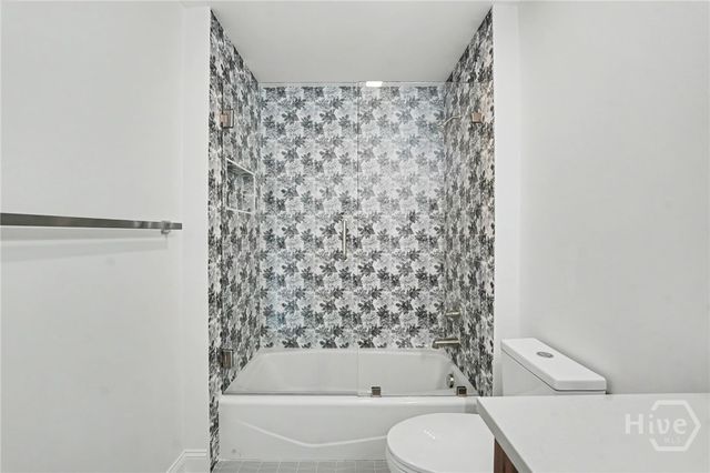 24 Oakcrest Drive E, Savannah, GA 31405
