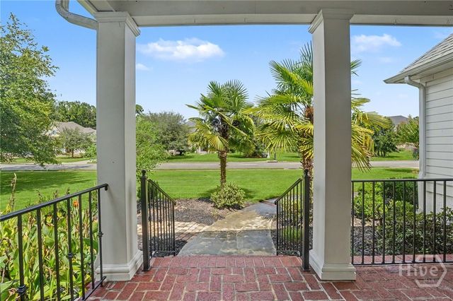 24 Oakcrest Drive E, Savannah, GA 31405