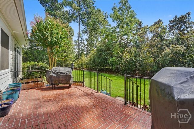 24 Oakcrest Drive E, Savannah, GA 31405