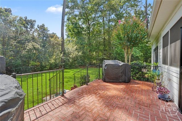 24 Oakcrest Drive E, Savannah, GA 31405