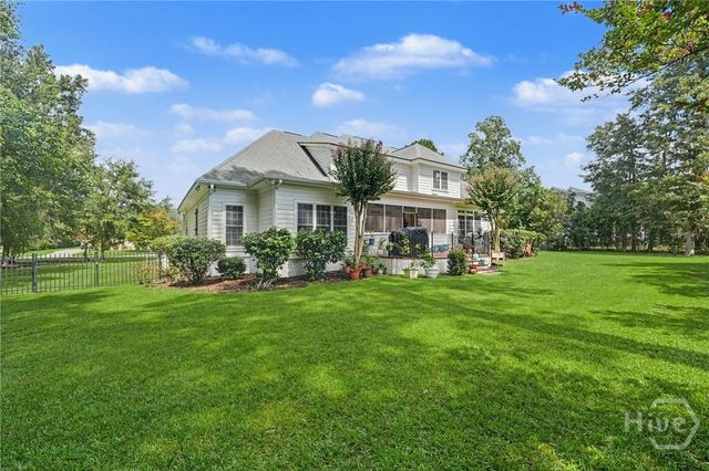 24 Oakcrest Drive E, Savannah, GA 31405
