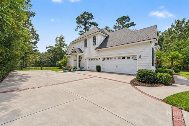 24 Oakcrest Drive E, Savannah, GA 31405