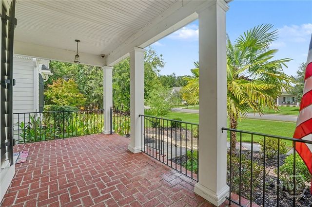 24 Oakcrest Drive E, Savannah, GA 31405
