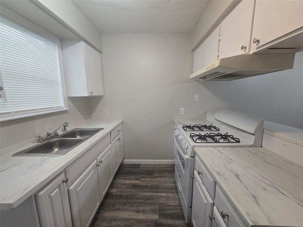 3714 Avenue S 6, Galveston, TX 77550