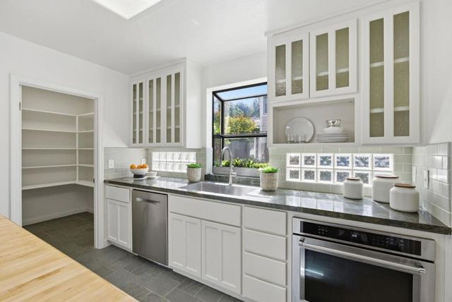 365 Pennsylvania Avenue, Los Gatos, CA 95030