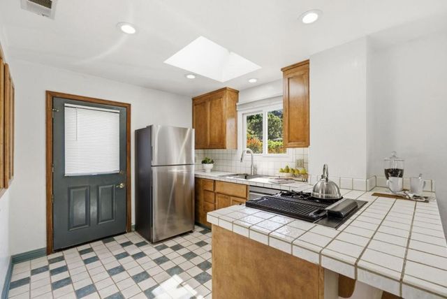 365 Pennsylvania Avenue, Los Gatos, CA 95030