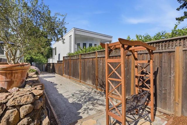 365 Pennsylvania Avenue, Los Gatos, CA 95030
