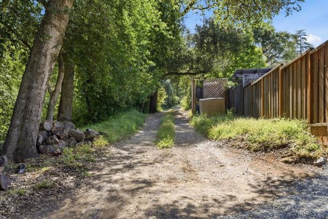 365 Pennsylvania Avenue, Los Gatos, CA 95030