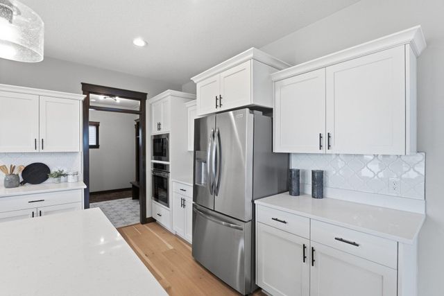 19796 Hamburg Avenue, Lakeville, MN 55044