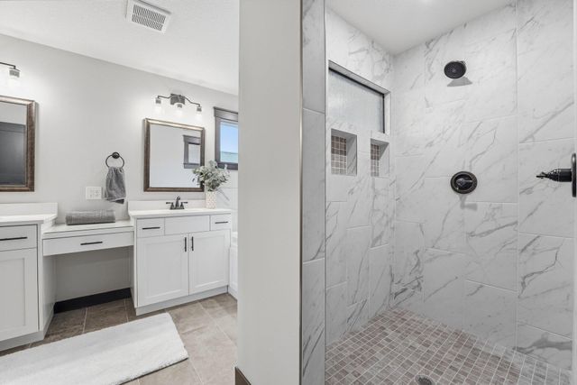 19796 Hamburg Avenue, Lakeville, MN 55044