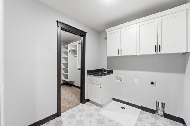 19796 Hamburg Avenue, Lakeville, MN 55044