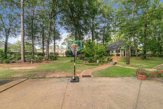 108 Mulberry Ct., Dothan, AL 36303