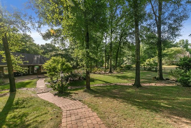 108 Mulberry Ct., Dothan, AL 36303