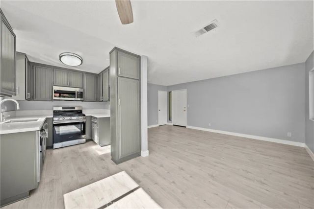 27949 Tyler 355, Canyon Country, CA 91387