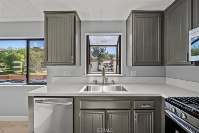 27949 Tyler 355, Canyon Country, CA 91387