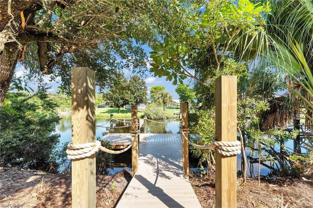 1913 Indian Creek DR, NORTH FORT MYERS, FL 33917 — exterior