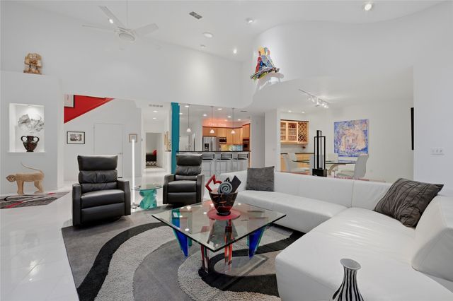 316 Comanche Drive, Lake Kiowa, TX 76240