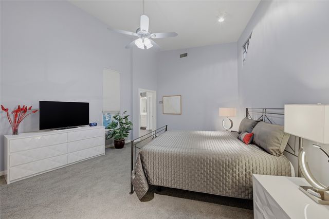 316 Comanche Drive, Lake Kiowa, TX 76240