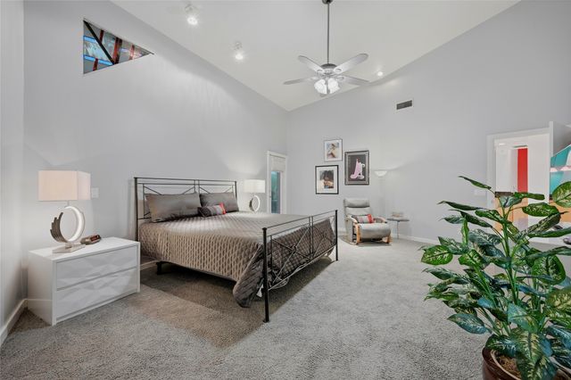 316 Comanche Drive, Lake Kiowa, TX 76240