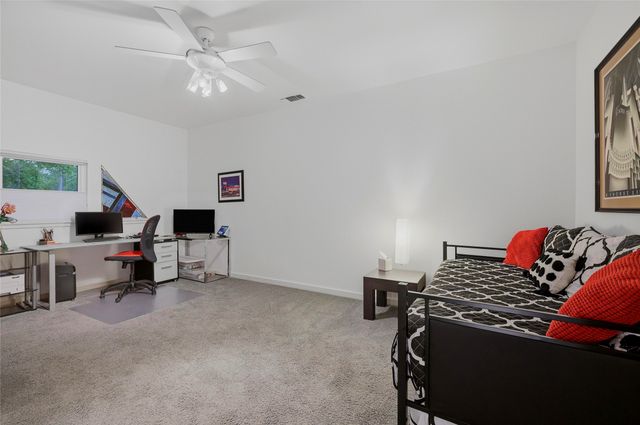 316 Comanche Drive, Lake Kiowa, TX 76240