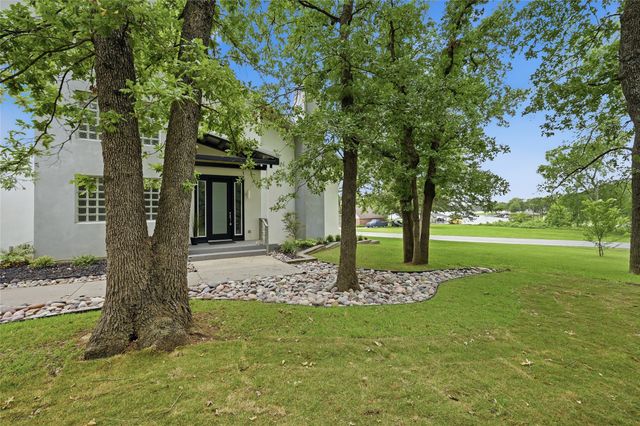 316 Comanche Drive, Lake Kiowa, TX 76240